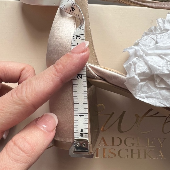 Badgley Mischka champagne bridal block heels - Picture 9 of 9